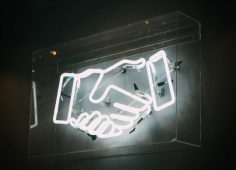 charlesdeluvio-AT5vuPoi8vc-unsplash